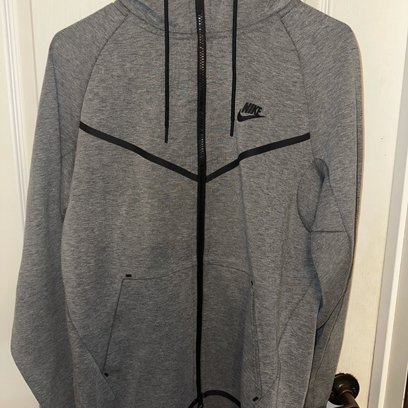 Nike Tech Men's Gray Full-Zip Hoodie size Medium - Picture 1 of 4